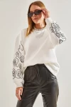 Kadın Kolu Nakışlı Üç İplik Şardonlu Sweatshirt