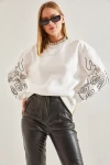 Kadın Kolu Nakışlı Üç İplik Şardonlu Sweatshirt